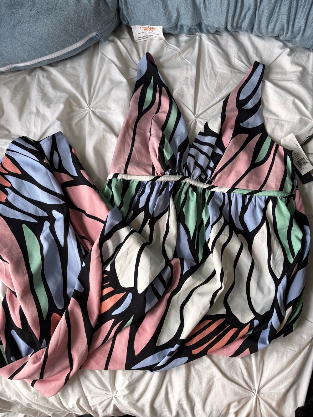 Sleeveless V-Neck Maxi Dress in Pastel Abstract Print